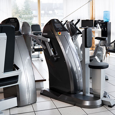 Zirkeltraining mit dem Milon Zirkel in der Physiotherapiepraxis Gesundheitsreich Mölln