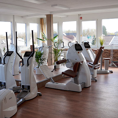 Zirkeltraining im Therapieraum der Physiotherapiepraxis Gesundheitsreich Schwarzenbek