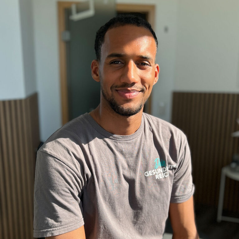 Lewis Vieth, Physiotherapeut der Physiotherapie Praxis Gesundheitsreich in Mölln