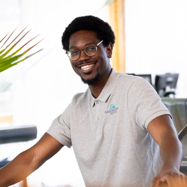 Mateta Morisson Lufua, Physiotherapeut der Physiotherapie Praxis Gesundheitsreich in Schwarzenbek