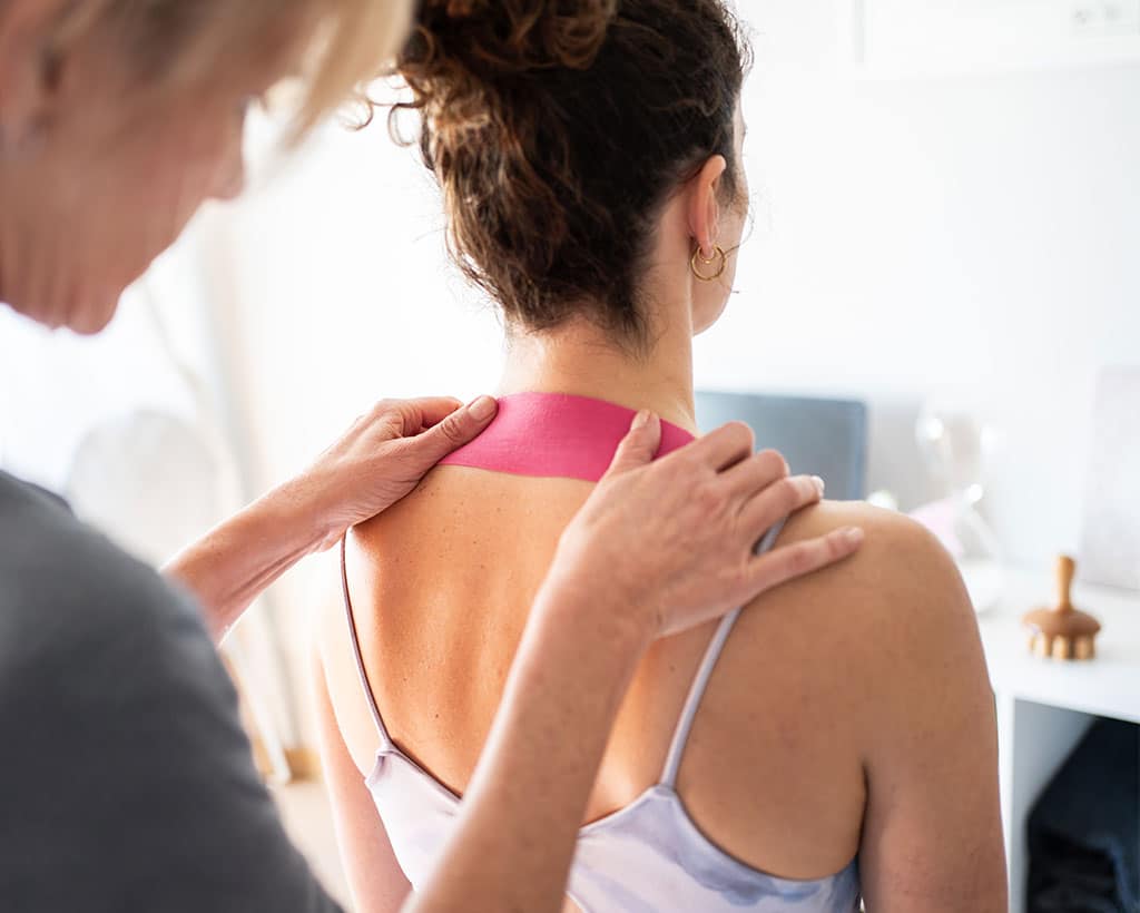 T-RENA-Reha-Nachsorgetraining mit Therapeutin in der Physiotherapiepraxis Gesundheitsreich Lübeck