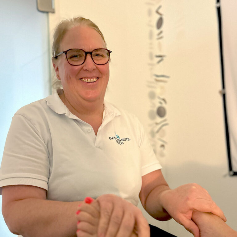 Rita Fritz, medizinische Masseurin der Physiotherapie Praxis Gesundheitsreich in Mölln
